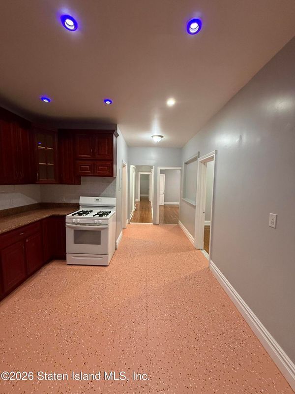 Foto del edificio - 335 Clifton Ave