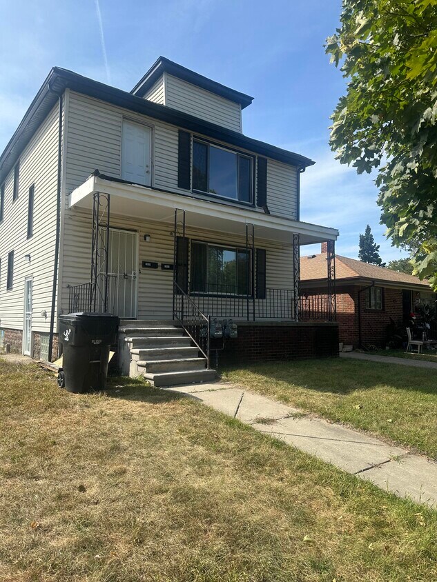 Foto principal - 18089 Saint Aubin St