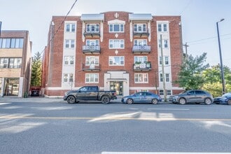 Building Photo - 5830 De La Côte-Saint-Luc