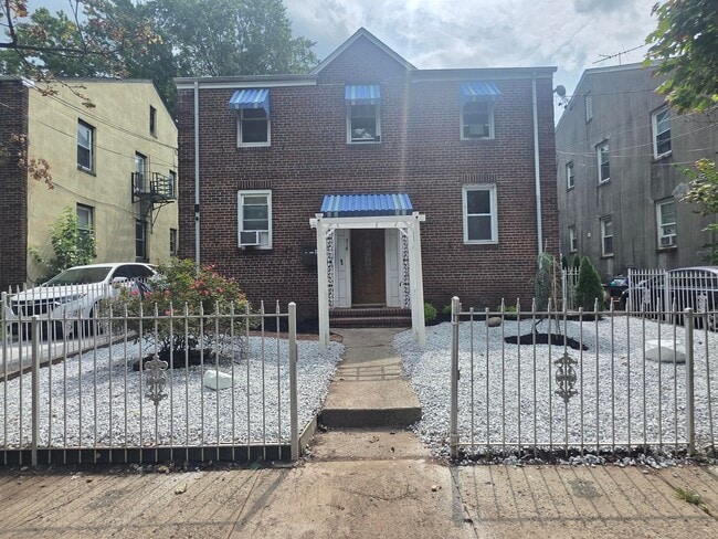 Building Photo - 478 Fabyan Pl