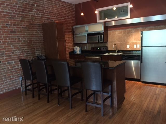 Building Photo - 2 br, 1 bath Condo - Main St. Loft Condo