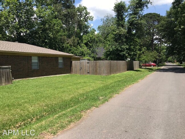 Foto del edificio - 4 br, 3 bath House - 2819 Dick Taylor