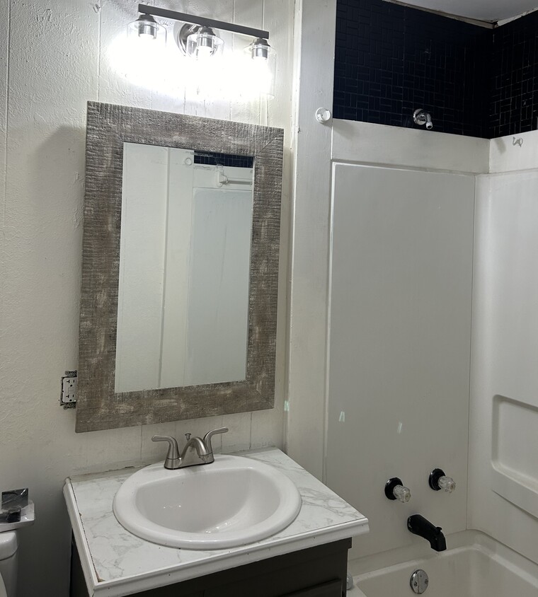 Foto principal - 21 Jackson Dr