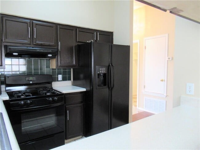 Foto del edificio - 4723 Castleman Dr