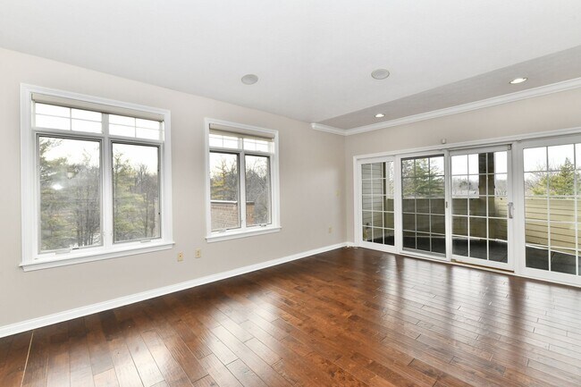 Interior Photo - Pinnacle on Meridian
