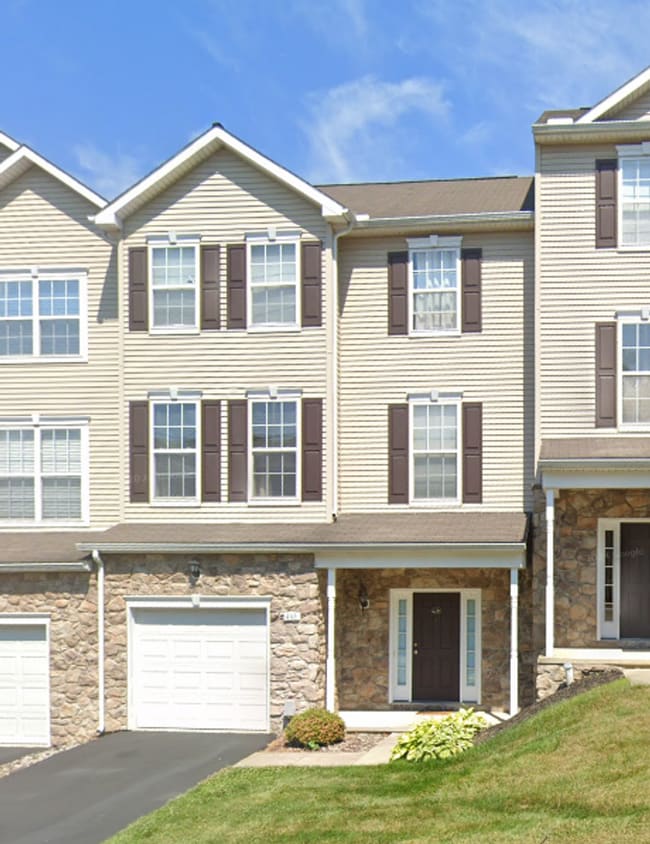 Primary Photo - Townhouse