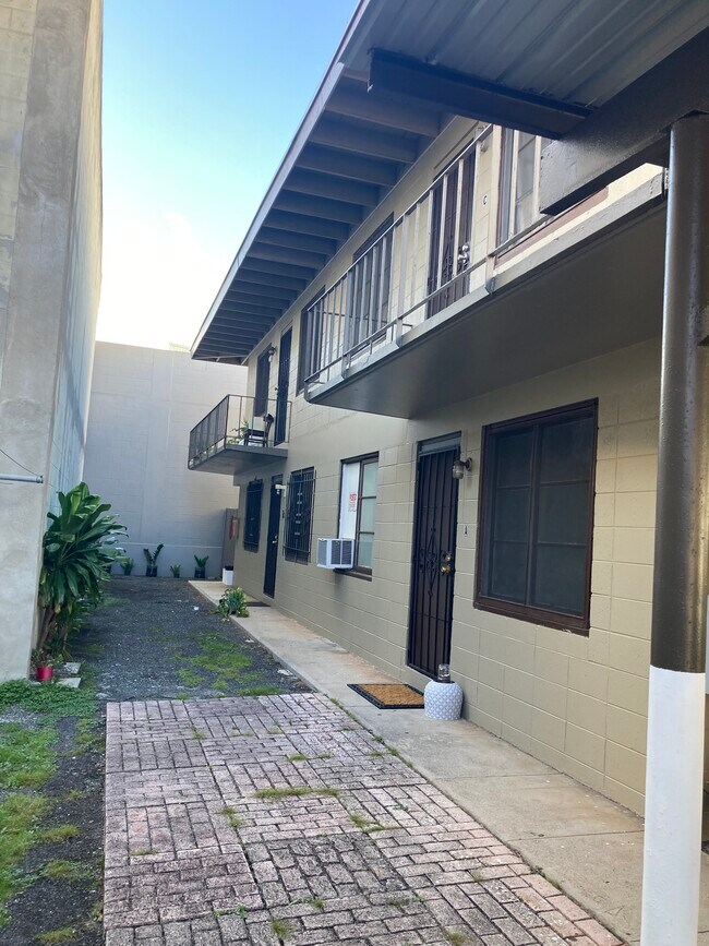 Foto del edificio - 1039 Wong Ho Ln