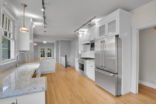 Building Photo - $4,595.95- 4 Bed, 3 Bath Home in Denver with Charming Updates!