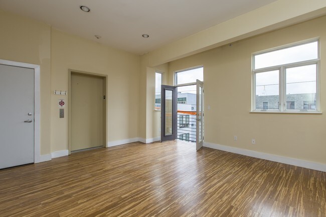 Sala de estar - 808 N 4th St