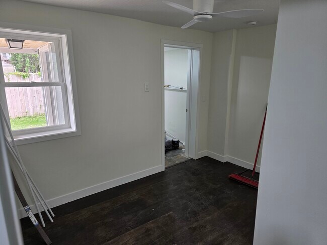 Foto del edificio - 2129 Eddystone Ave