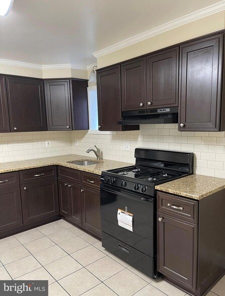 Foto del edificio - 705 Anderson St