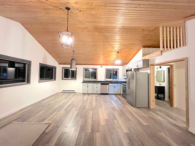 Kitchen/dining area - 1150 Hidden Ranch Rd