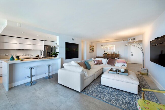 Foto del edificio - 12000 N Bayshore Dr