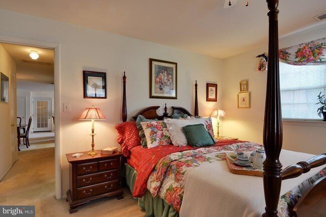 Foto del edificio - 802 Old English Ct
