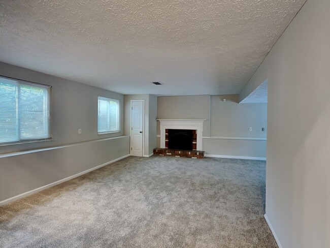 Building Photo - 4784 White Oak Trail
