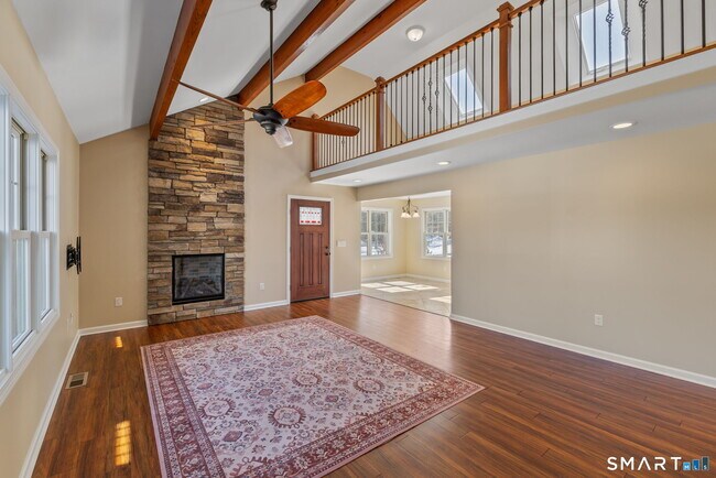 Foto del edificio - 5 Sunningdale Ln