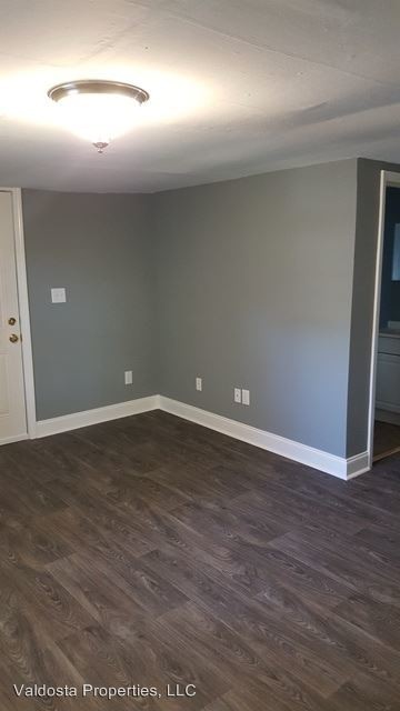 Building Photo - 1 br, 1 bath House - 401 E. Alden Avenue