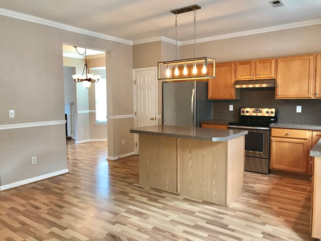 Foto principal - 18651 Shawnee Ridge Rd