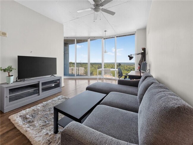 Foto del edificio - 361 17th St NW