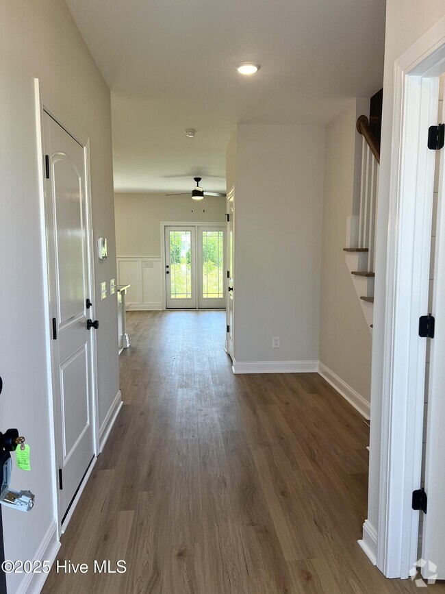 Building Photo - 4507 Laurel Rdg Dr