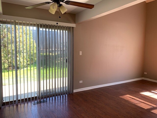 Building Photo - 145 Hazelnut Dr
