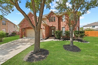 Building Photo - 26422 Creston Woods Dr