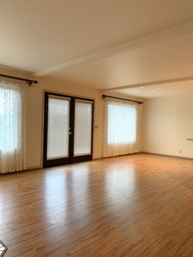 puerta a cubierta - 1548 Panorama Dr