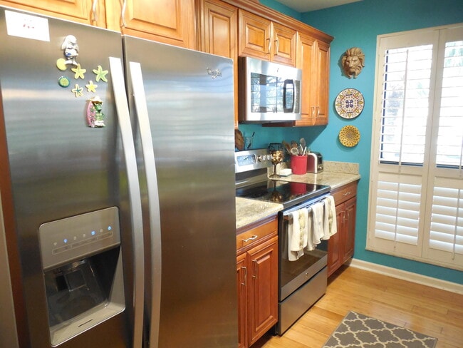 Building Photo - 511 Brackenwood Pl
