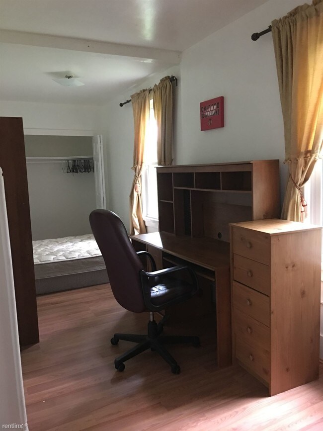 Foto del edificio - 7 br, 2 bath Duplex - 506 N Tioga St Tina Ho
