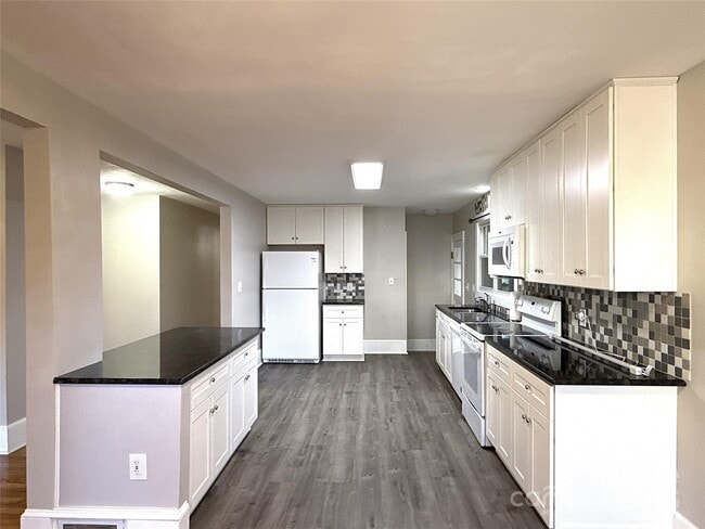 Foto del edificio - 2023 Robin Rd