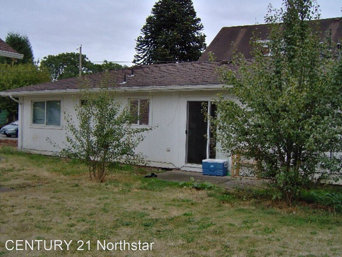 Primary Photo - 2 br, 1 bath House - 5117 N Michigan Ave