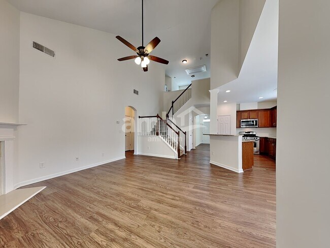 Foto del edificio - 215 Greenview Drive