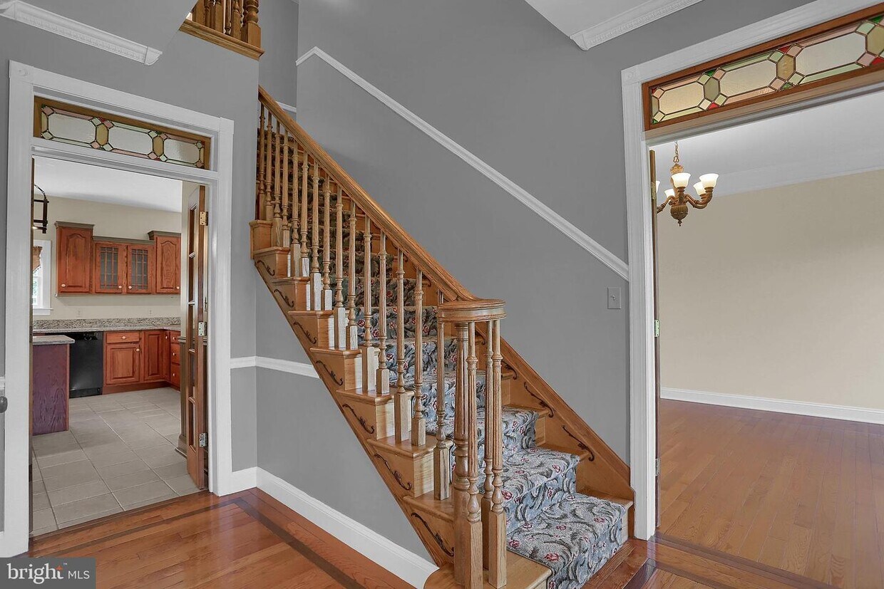 Primary Photo - 6211 Blue Hill Rd