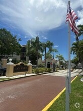 Building Photo - 8870 Fontainebleau Blvd