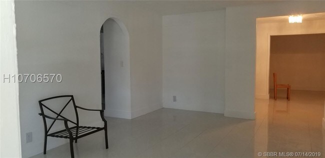 Building Photo - 2220 NW 21st Ave