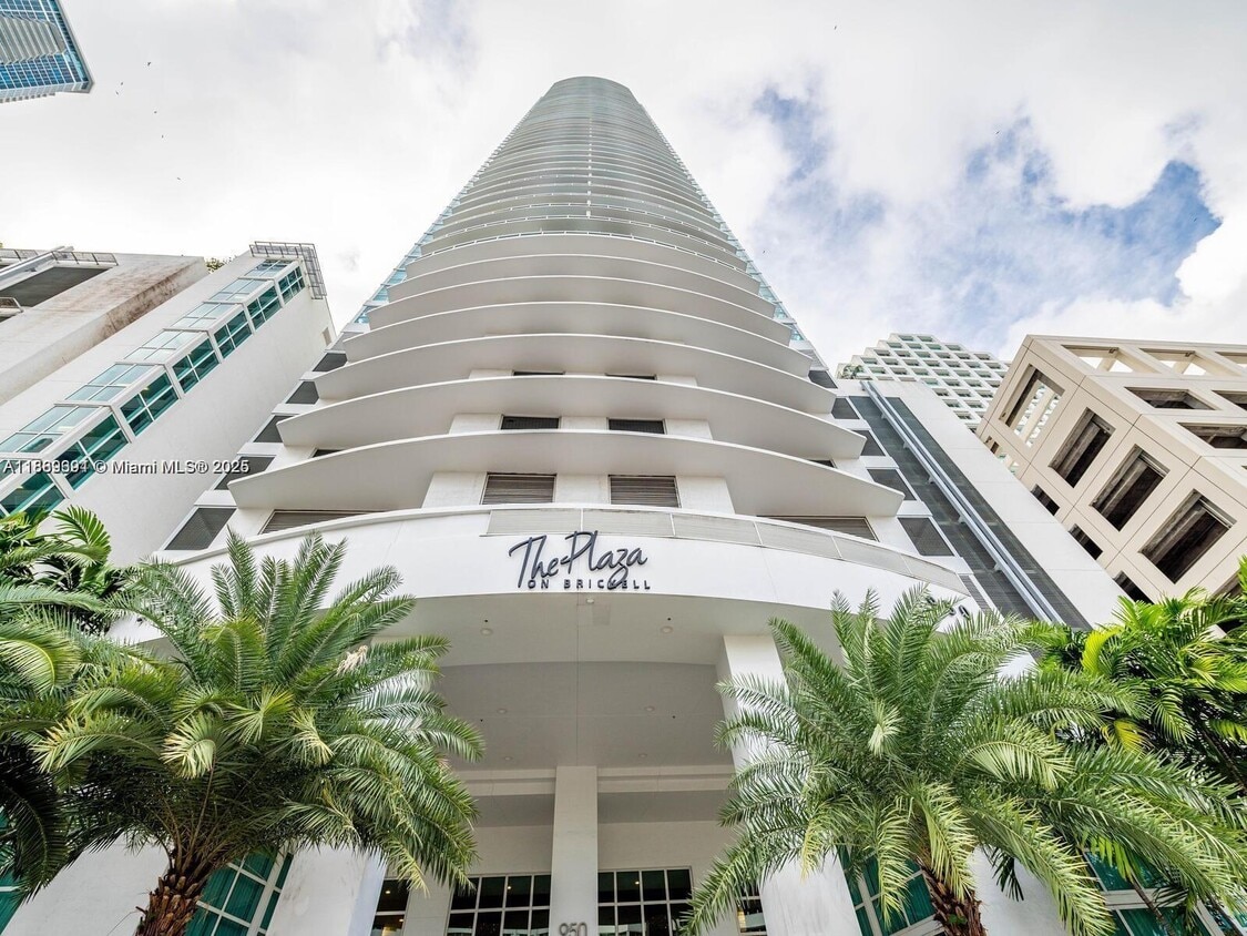 Primary Photo - 950 Brickell Bay Dr