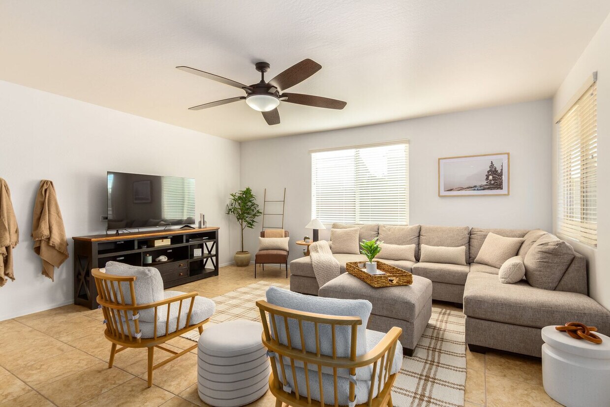 Foto principal - 2499 W Dapple Gray Ct