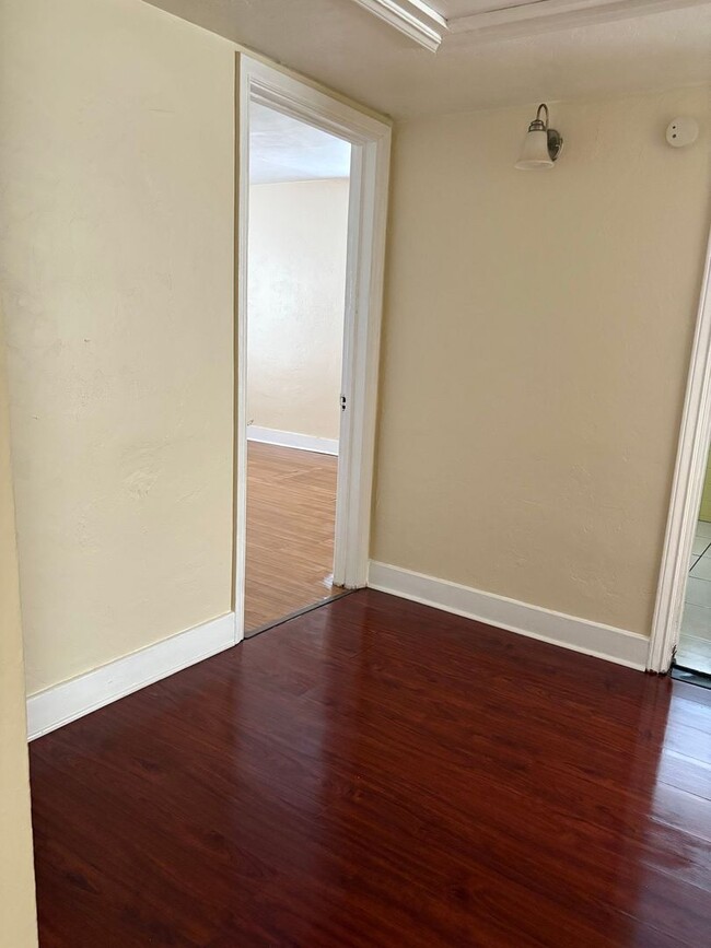 Foto del edificio - home for rent in South St. Pete