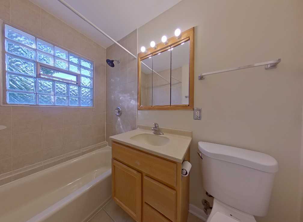 Foto del edificio - 213 Robson Dr