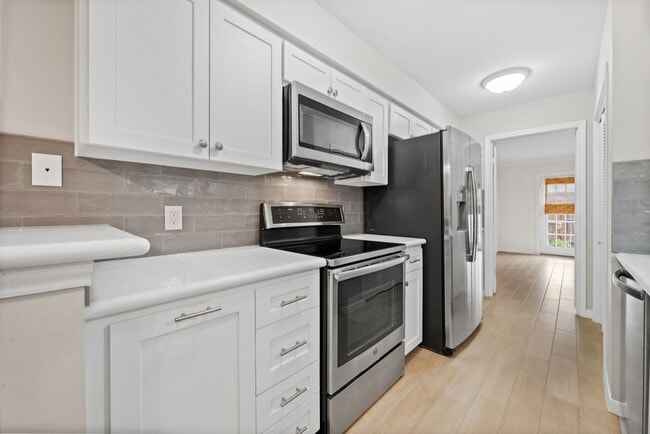 Building Photo - 10180 Longmont Dr