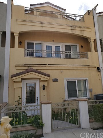 Foto del edificio - 8270 Golden Cir St