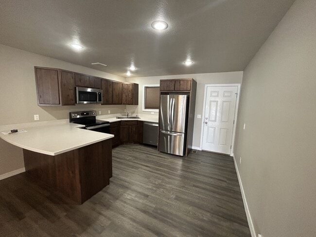 Foto del edificio - 2083 Lake Hills Dr