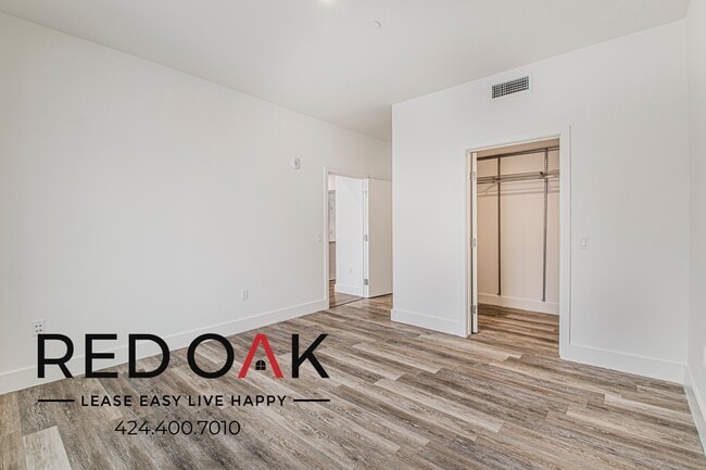 Building Photo - 5727 La Mirada Ave