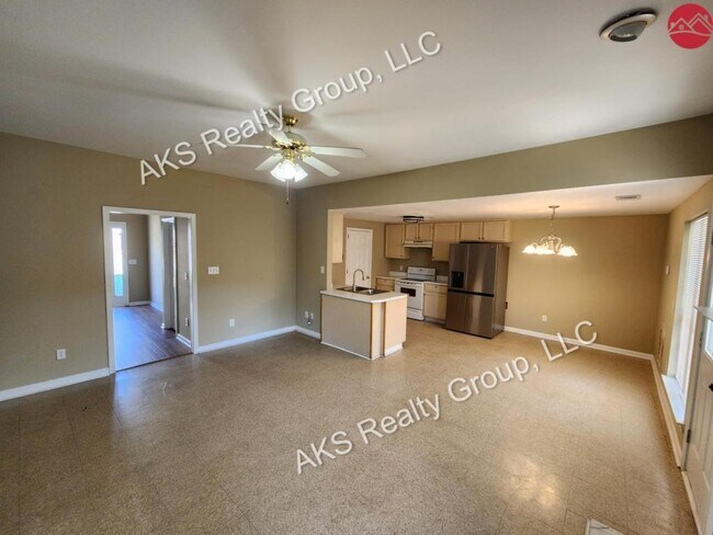 Building Photo - 124 Canyon Pl