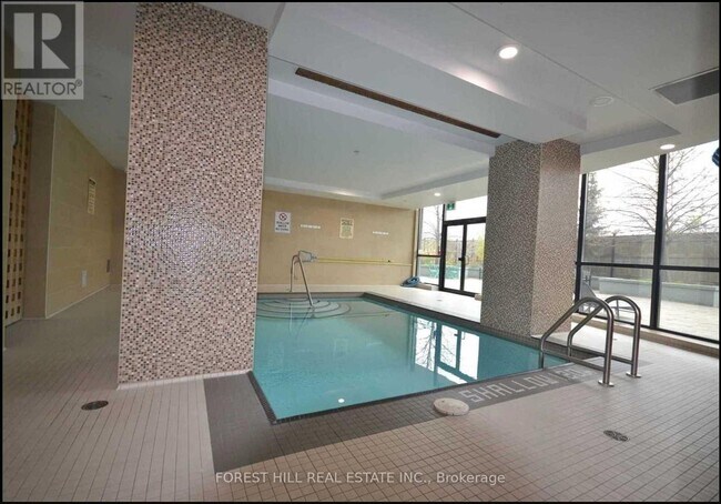 Photo du bâtiment - 5740 Yonge St