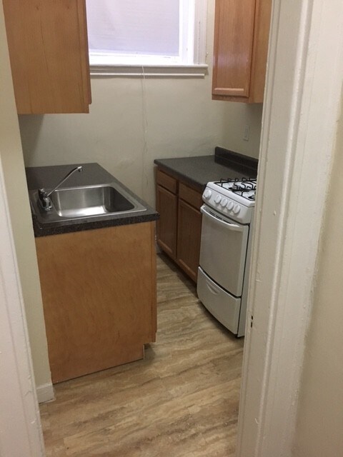 Foto del edificio - 99 Brainerd Rd