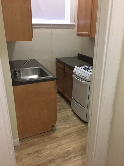 Building Photo - 99 Brainerd Rd