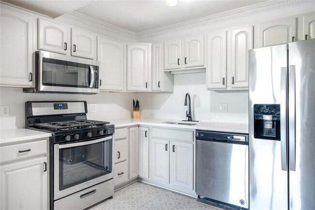 Building Photo - 2965 Pharr Ct S Northwest