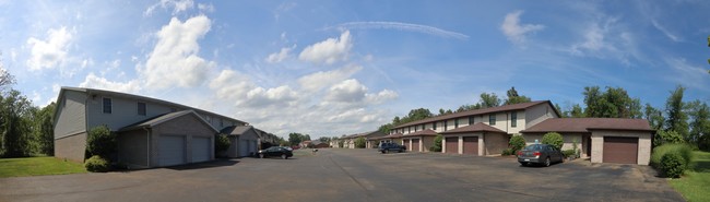 Foto del edificio - Cedarwood Townhouses