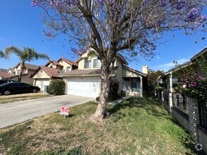 Building Photo - 1523 Heirloom Ave